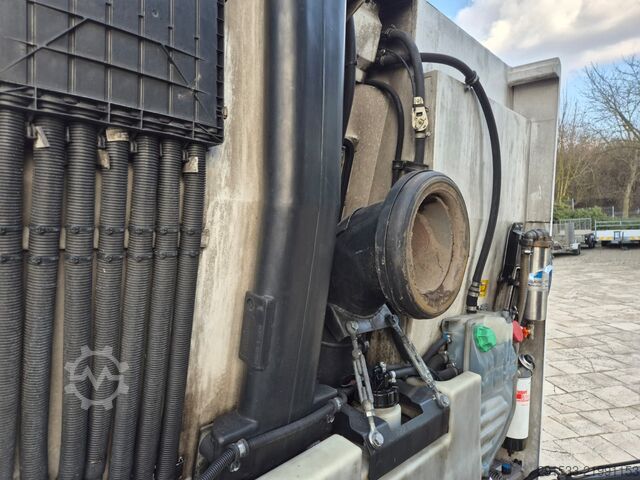 Sweeper truck Schmidt CleanGo 400