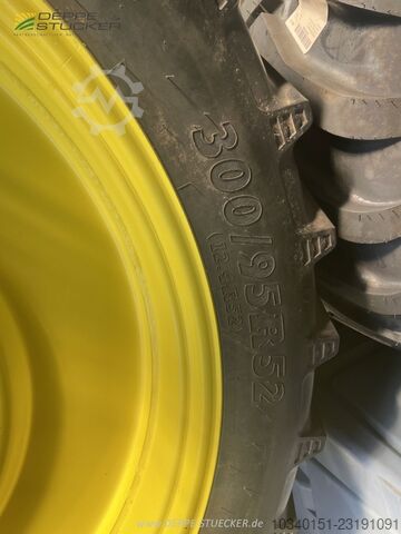 BKT Agrimax 320/85 R36 / 300/95 R52 BKT Agrimax 320/85 R36 / 300/95 R52
