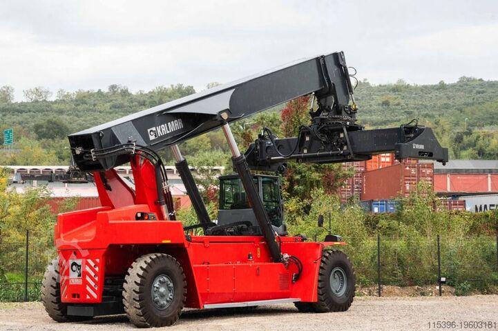 Full-container reach stacker Kalmar DRG450-60S5M