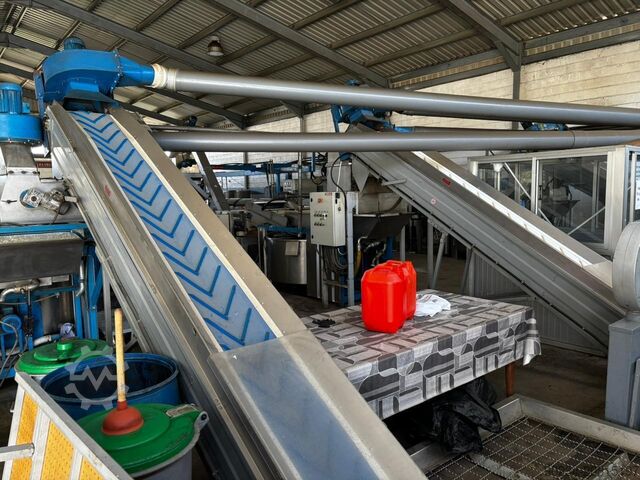 Olivenöl-Produktionslinie mit einer Kapazität von 7 Tonnen/Stunde PIERALISI 7 TPH