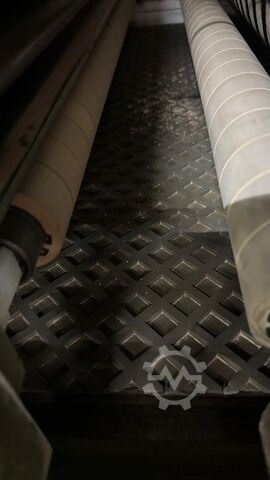 Breitbandschleifmaschine zur Kalibrierung