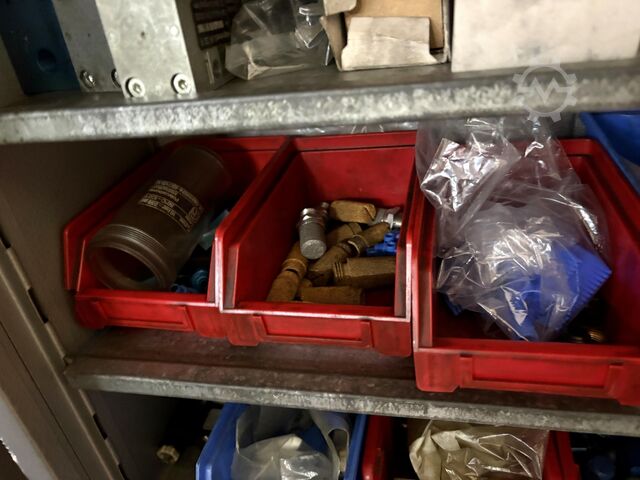 Workshop cabinet with contents KAISER + KRAFT Workshop Cabinet with Contents