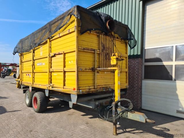 Forage wagon  