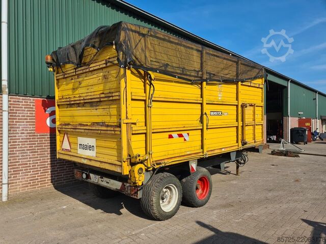 Forage wagon  