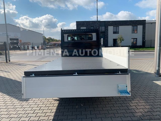 Pritschenwagen VOLKSWAGEN Crafter 50 PRITSCHE AHK NAVI KLIMA TEMPO