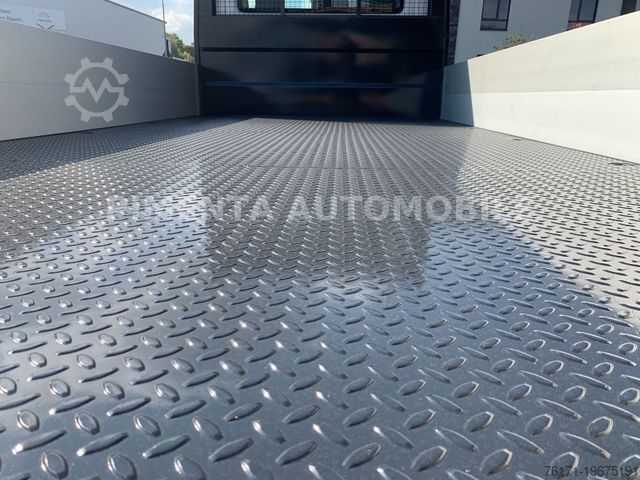 Pritschenwagen VOLKSWAGEN Crafter 50 PRITSCHE AHK NAVI KLIMA TEMPO