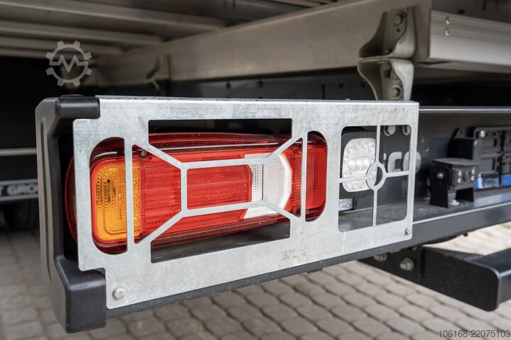 Truck-mounted crane van Iveco Daily 70C18 Kran Hyva Pritsche 5 m