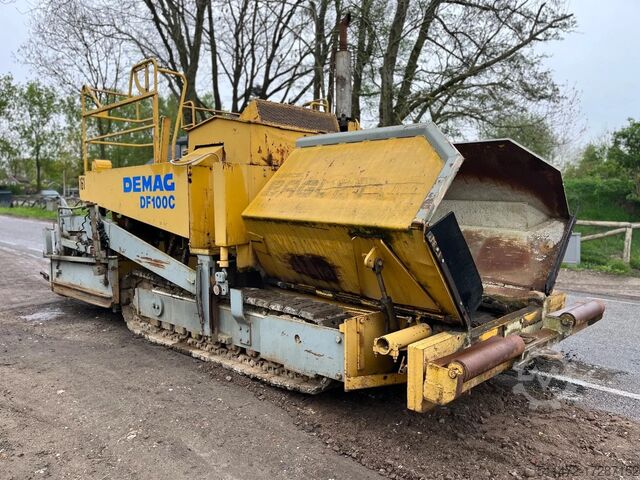 Asphaltfertiger Demag DF 100 C  Only 4808 Hours !!!