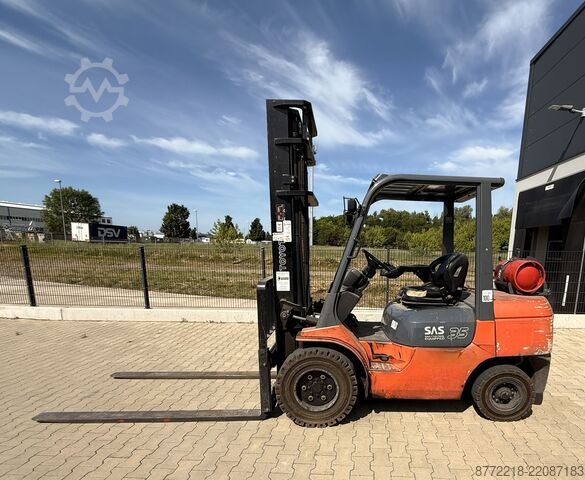 Forklift Toyota 02-7FGJF35