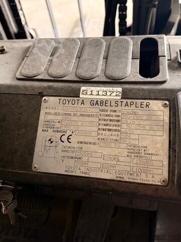 Forklift Toyota 02-7FGJF35