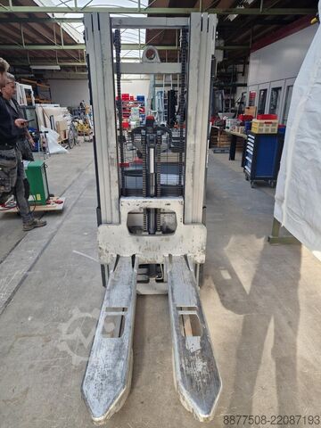 Manual stacker STILL EXV 16i