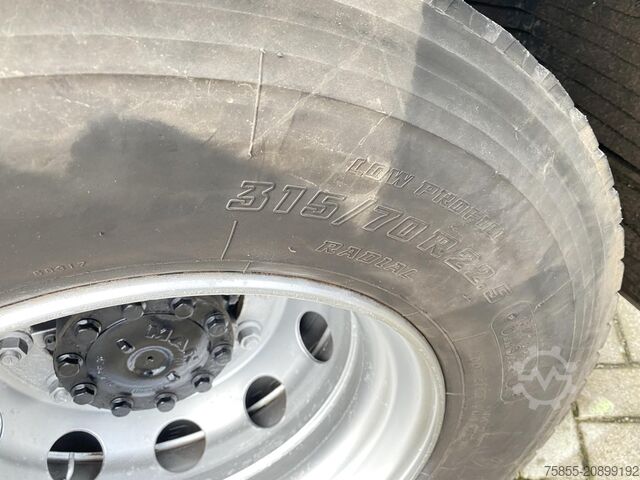 Standard tractor MAN TGX 18.440 / 2x Diesel Tank / NL Truck