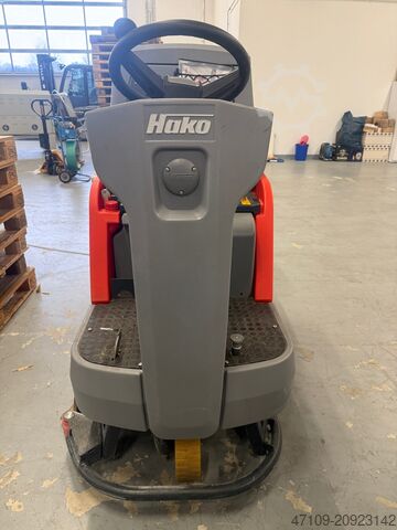 Cleaning machine / ride-on machine for wiping, suction, and sweeping HAKO Scrubmaster 120