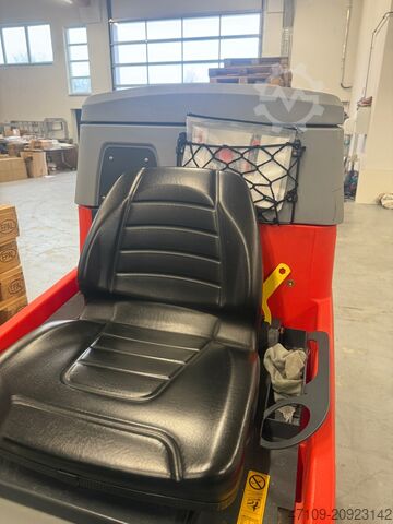 Cleaning machine / ride-on machine for wiping, suction, and sweeping HAKO Scrubmaster 120