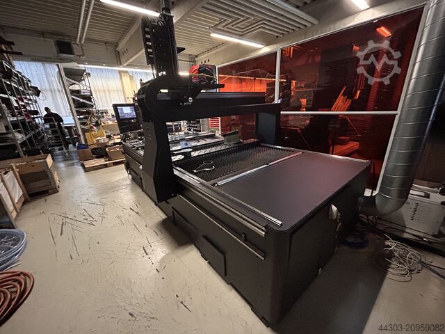 CNC welding and cutting system XFlare L-1