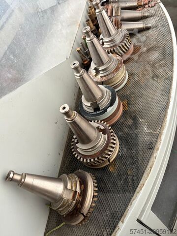 CNC-Bearbeitungszentrum INTERMAC MASTER 33