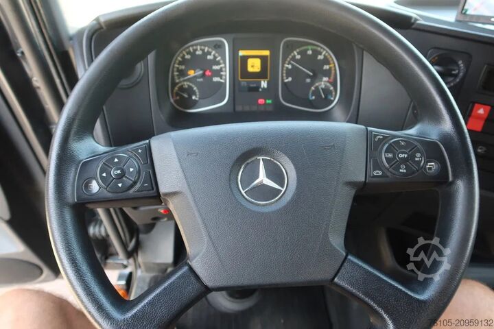 Horse transport Mercedes-Benz Atego 816 L 3 Paarden/4 Ponies, nieuwe accu's.