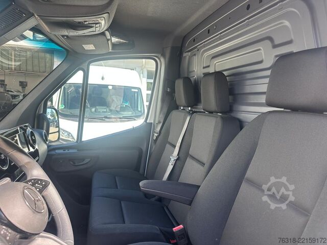 Panel van Mercedes-Benz Sprinter 317 CDI Kasten L2H2 Autom. MBUXNavi Kam