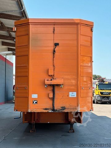 Livestock semitrailer Finkl SAV35 4.Stock Hubdach Lift Tränke Tridec