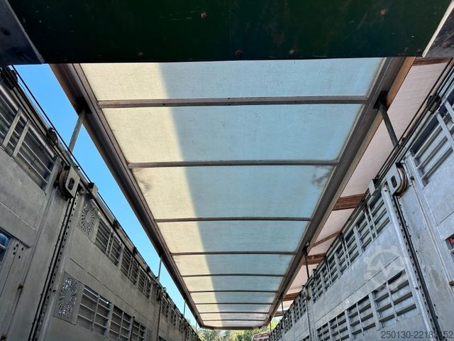 Livestock semitrailer Finkl SAV35 4.Stock Hubdach Lift Tränke Tridec