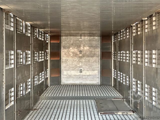 Livestock semitrailer Finkl SAV35 4.Stock Hubdach Lift Tränke Tridec