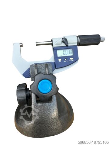 Digitalmikrometer ATORN 25–50 mm mit Genauigkeit ATORN 25–50 mm z dokładnością 0.001 mm + 