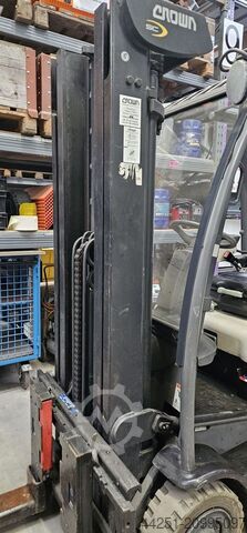 Electric 3-wheel forklift Crown SC 5360