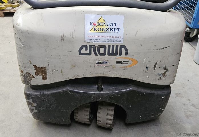 Electric 3-wheel forklift Crown SC 5360