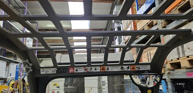 Electric 3-wheel forklift Crown SC 5360