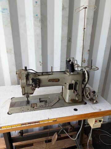 PFAFF 122-6B S Sewing machine for upholstery leather with triple transport PFAFF 122-6B S Maszyna do szycia skóry tapicerki transport potrójny PFAFF 122-6B S Maszyna do szycia skóry tapicerki transport potrójny