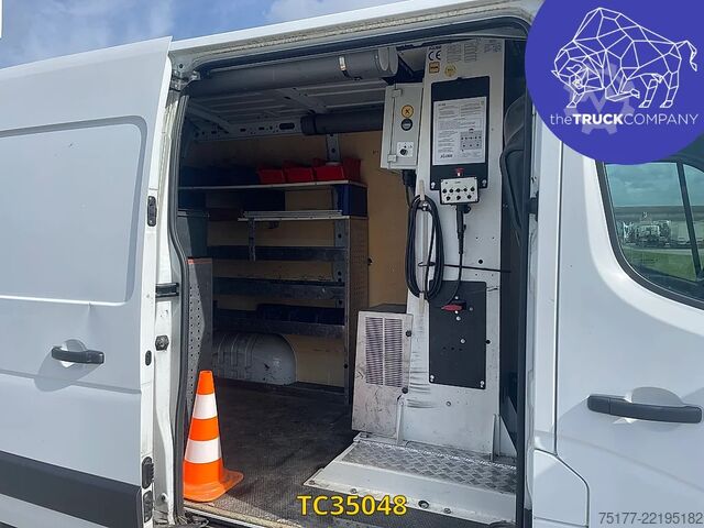 Lifting platform Renault Master