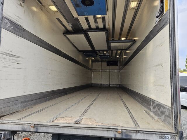 Refrigerated truck Volvo FM330 Multizone Lenk u. Kühlkoffer