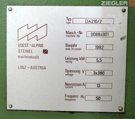 Universal-Drehmaschine Voest-Alpine DA210/2