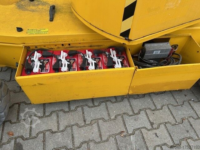 Teleskop-Arbeitsbühne Upright AB38