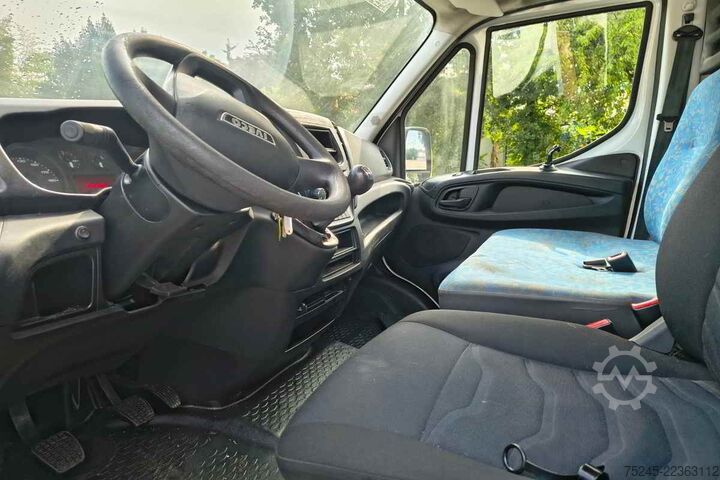 Three-way tipper van Iveco DAILY 35S 12 2.3 RIBALTABILE TRILATERALE