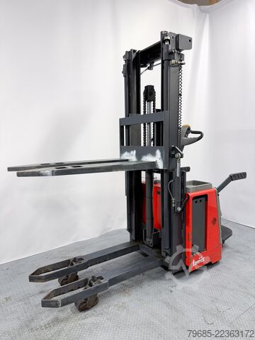 High Lift stacker Linde TS140s
