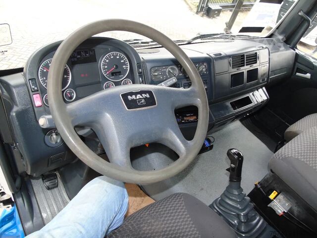 Kranwagen MAN TGA 32.414 + HMF 4220 K4 + JIB 4x + 8X4