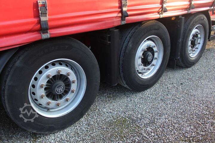 Open semitrailer with tarp Kögel semirimorchio centinato coils varios