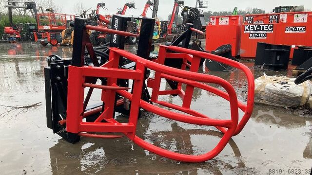 Agricultural machine MX Manubal