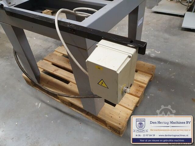 Sawmachine cabinet maker interior build Maggi Radial junior 640