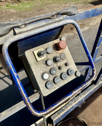 Scherenarbeitsbühne Holland Lift HLX 108 EL16