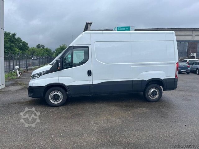 Panel van IVECO 35S18V  3.0 H2 3520 Furgone NOLEGGIO