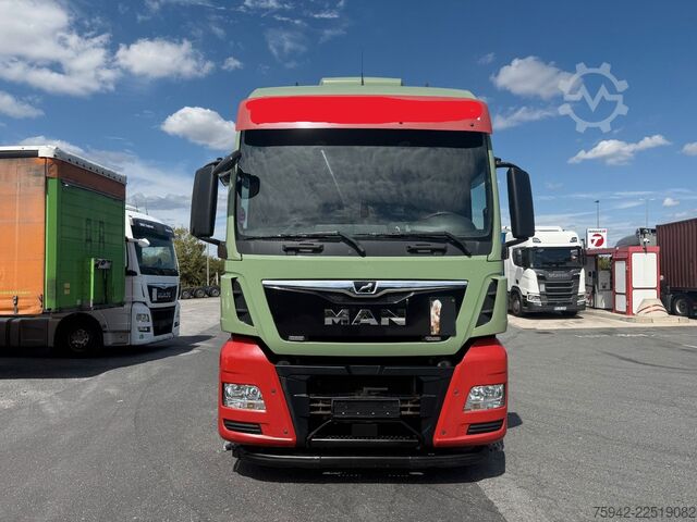 Volume tractor unit MAN TGX 18.460 XXL LLS-U 2 TANKS STANDKLIMA
