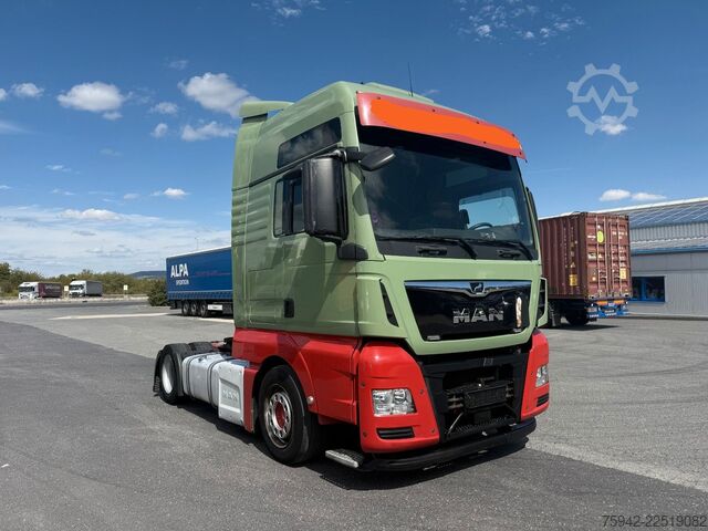 Volume tractor unit MAN TGX 18.460 XXL LLS-U 2 TANKS STANDKLIMA