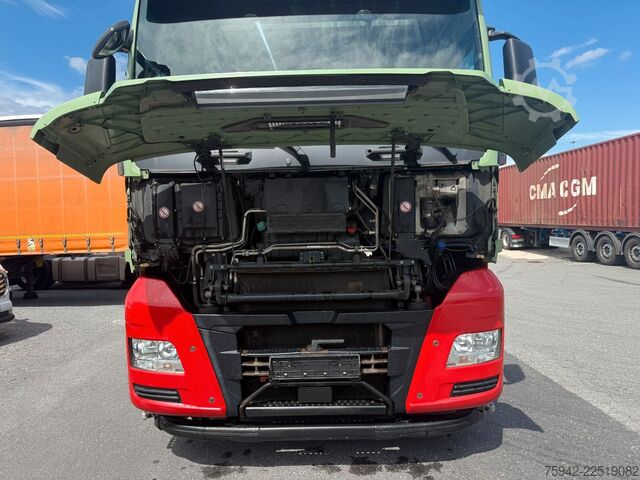 Volume tractor unit MAN TGX 18.460 XXL LLS-U 2 TANKS STANDKLIMA