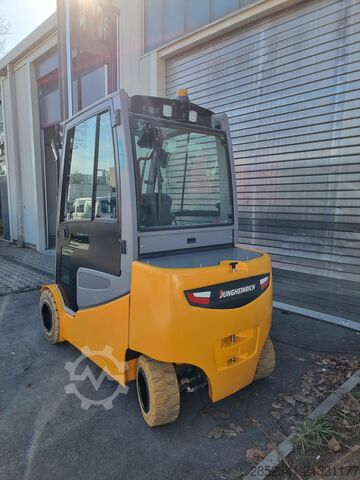 Forklift Jungheinrich, erst 160 Stunden EFG S30
