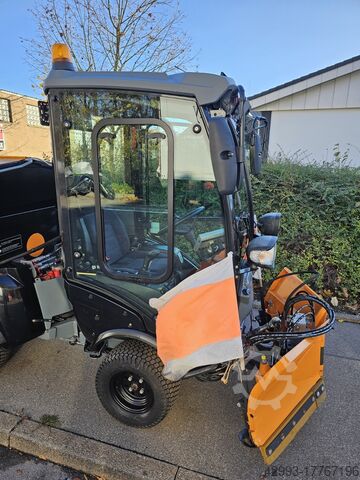 Winter maintenance equipment Kärcher MIC 34