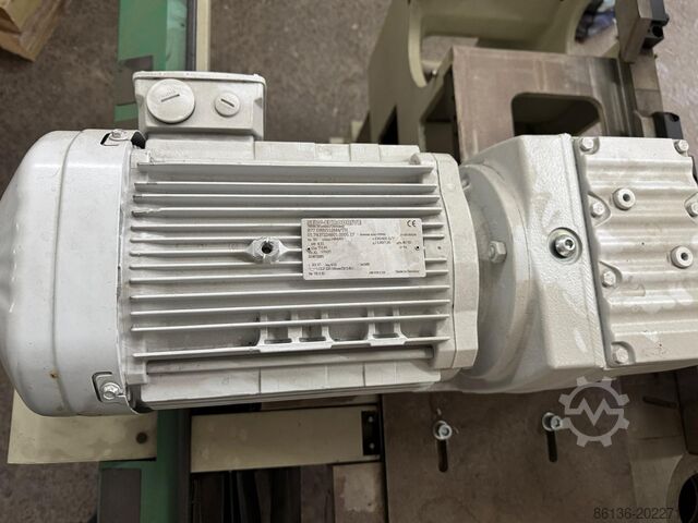 Getriebemotor SEW-EURODRIVE R77 DRN112M4/TH
