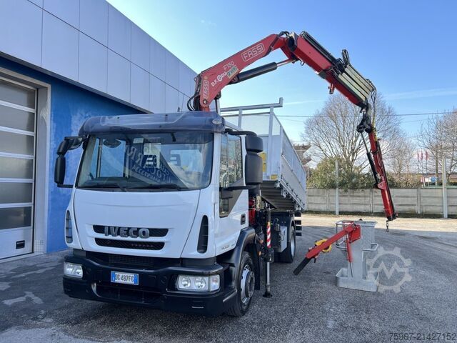 Three-way tipper truck with crane Iveco Eurocargo 140e22