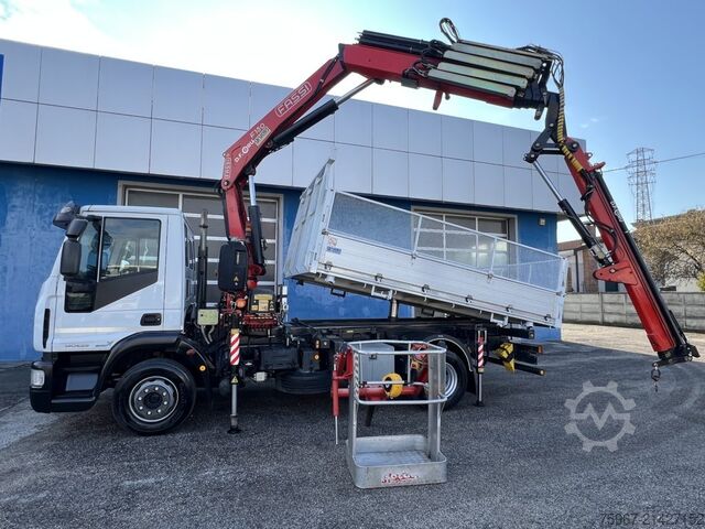 Three-way tipper truck with crane Iveco Eurocargo 140e22